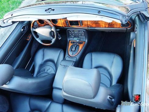 Used 2003 Jaguar XK8 Convertible image 40