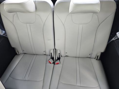 Certified 2025 Kia Sorento EX image 17