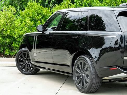 Used 2023 Land Rover Range Rover Long Wheelbase SE AWD/4WD image 16