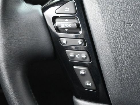 Used 2023 Nissan Armada SL w/ Captain's Chairs Package RWD image 8