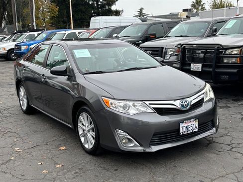 Used 2012 Toyota Camry XLE image 1