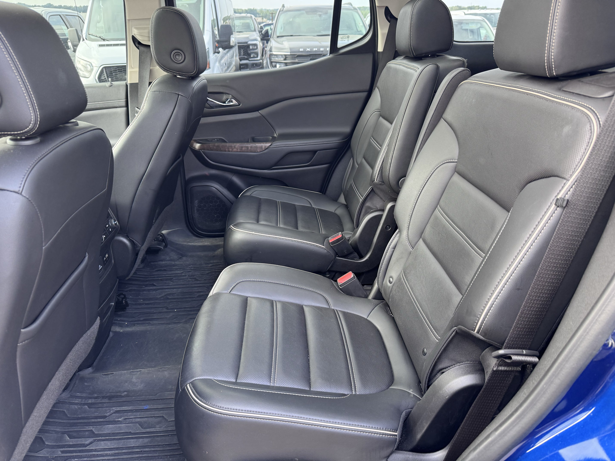 Used 2023 GMC Acadia Denali FWD image 11