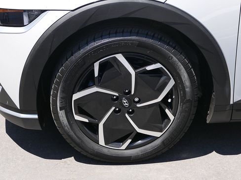 Used 2024 Hyundai Ioniq 5 SEL RWD image 5