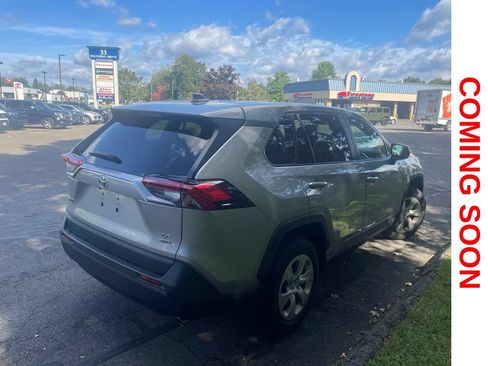 Used 2024 Toyota RAV4 LE AWD/4WD image 9
