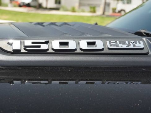 Used 2019 RAM 1500 Laramie w/ Sport Appearance Package AWD/4WD image 9