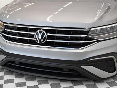 Used 2022 Volkswagen Tiguan SE image 26