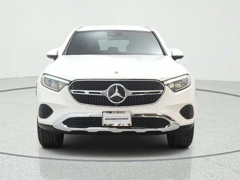 Used 2024 Mercedes-Benz GLC 300 image 2
