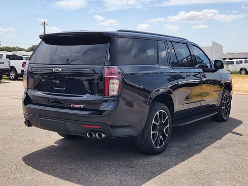Used 2023 Chevrolet Suburban RST w/ Sport Performance Package AWD/4WD image 4