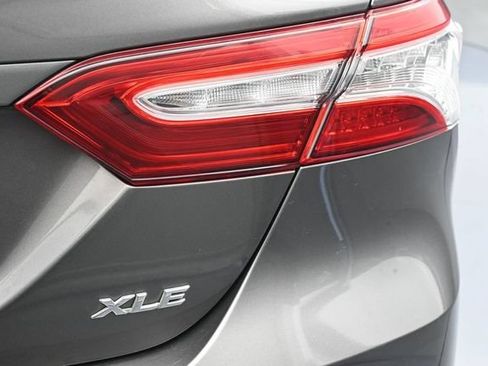 Used 2019 Toyota Camry XLE FWD image 25