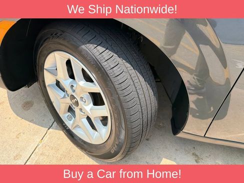 Used 2025 Kia Soul LX w/ LX Technology Package FWD image 31