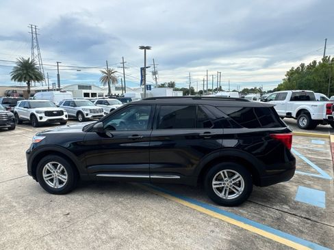 Used 2023 Ford Explorer XLT w/ Equipment Group 202A AWD/4WD image 7