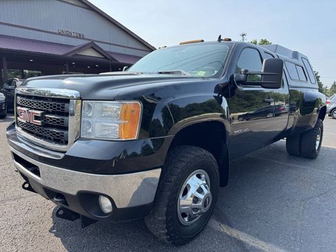 Used 2011 GMC Sierra 3500 SLE w/ SLE Preferred Package AWD/4WD image 1