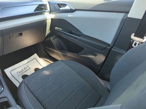 Used 2023 Volkswagen Taos SE image 27