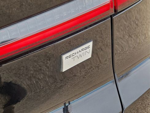 Used 2023 Volvo C40 P8 Recharge Ultimate image 13