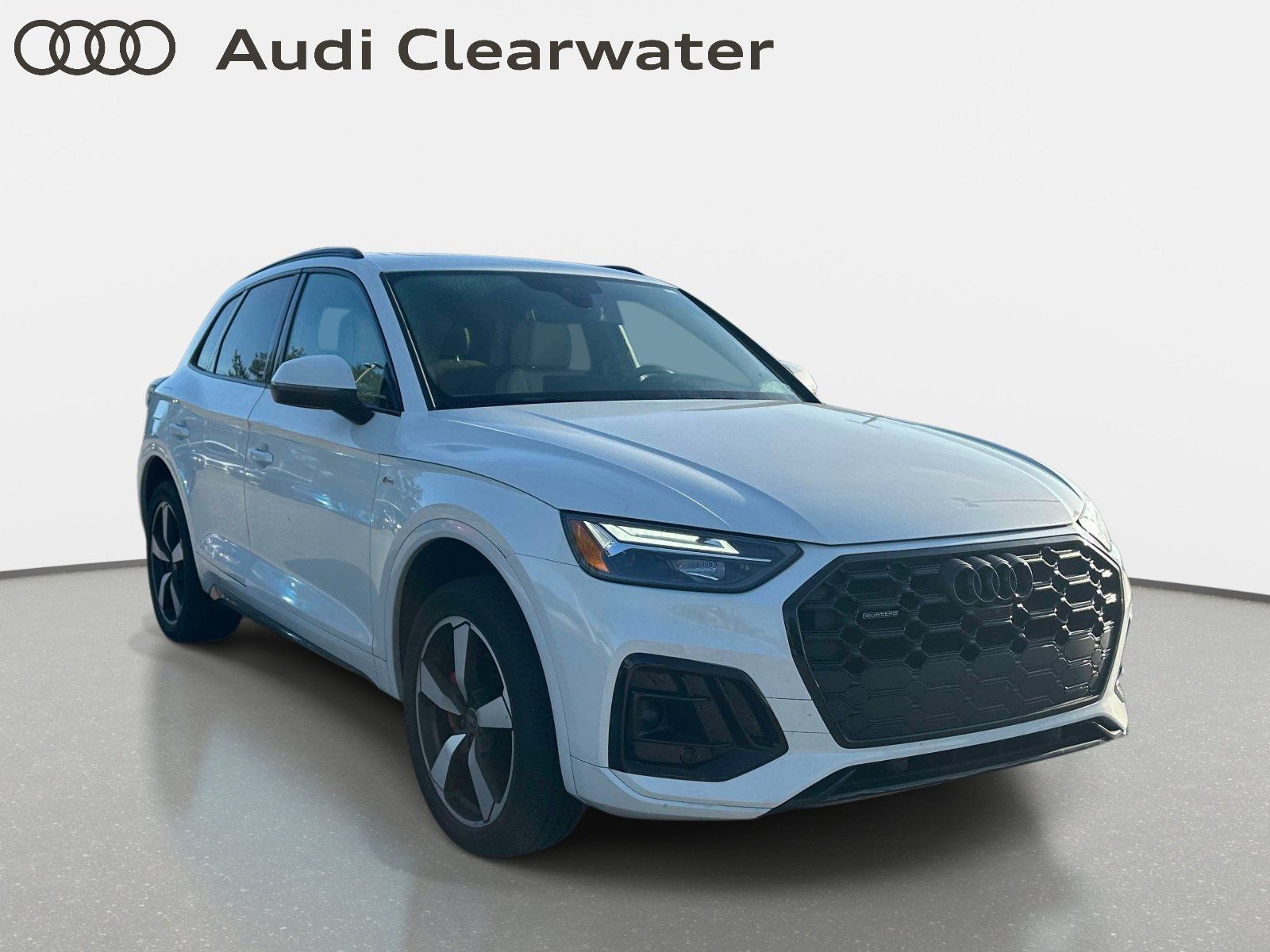 Used 2024 Audi Q5 2.0T Premium Plus w/ Premium Plus Package AWD/4WD image 3