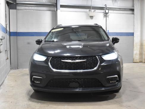 Used 2022 Chrysler Pacifica Touring-L FWD image 31