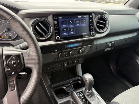 Used 2022 Toyota Tacoma TRD Sport w/ Technology Package RWD image 19