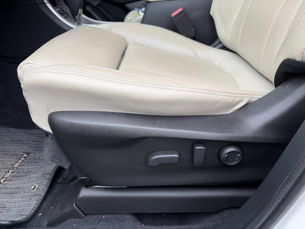 Used 2022 Subaru Ascent Limited w/ Technology Package AWD/4WD image 15
