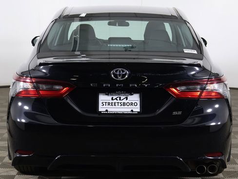 Used 2024 Toyota Camry SE image 11