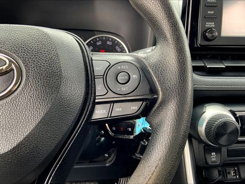 Used 2019 Toyota RAV4 LE image 24