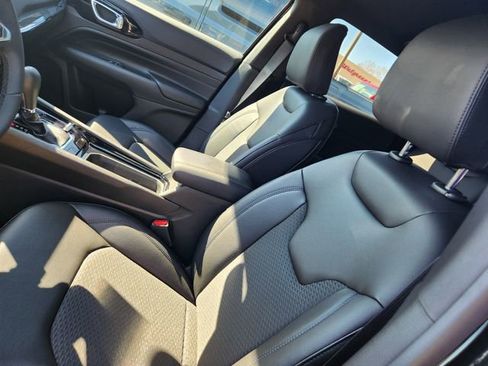 New 2026 Jeep Compass Latitude image 11