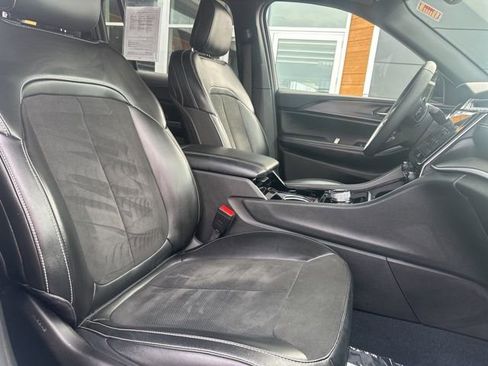 Used 2023 Jeep Grand Cherokee L Altitude image 17