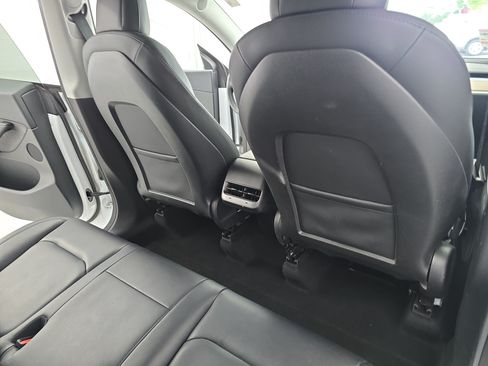 Used 2022 Tesla Model Y Performance AWD/4WD image 11