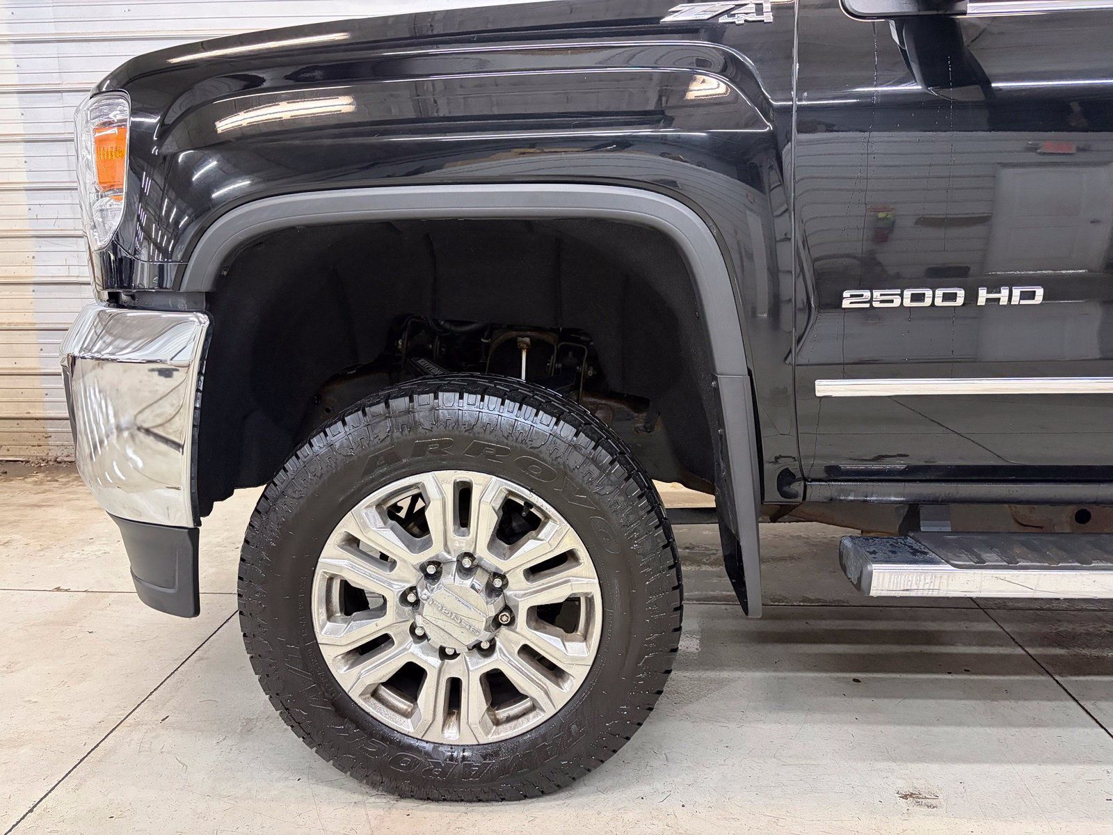 Used 2019 GMC Sierra 2500 SLT w/ Duramax Plus Package AWD/4WD image 4