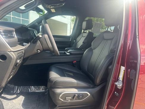 Used 2023 Jeep Wagoneer Series II image 36