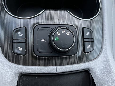 Used 2023 GMC Acadia SLT image 46