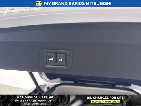 New 2026 Mitsubishi Outlander SE image 13