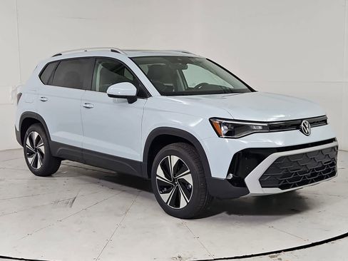 New 2026 Volkswagen Taos SE AWD/4WD image 8