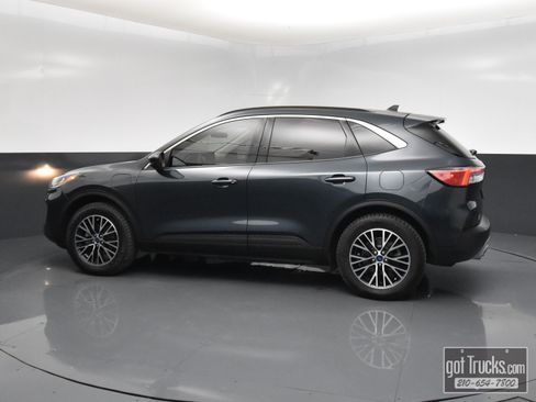 Used 2022 Ford Escape SEL w/ Technology Package FWD image 3