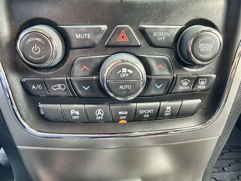 Used 2021 Jeep Grand Cherokee Laredo image 16