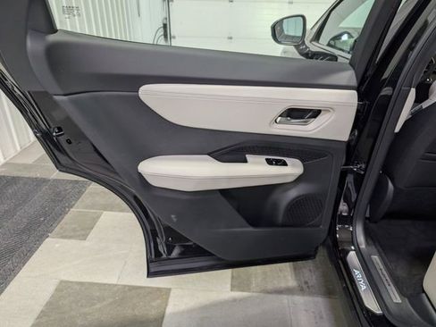 Used 2023 Nissan Ariya AWD image 8