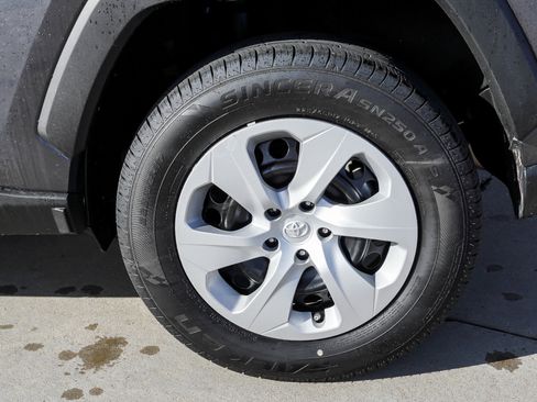 Certified 2024 Toyota RAV4 LE AWD/4WD image 13
