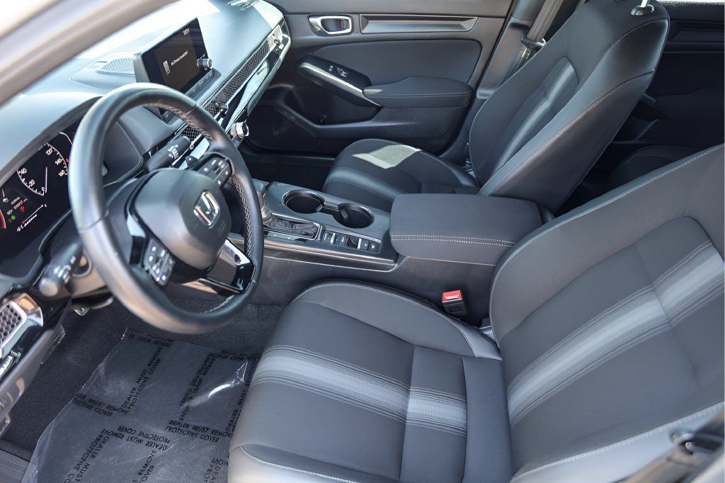 Used 2025 Honda Civic Sport image 12