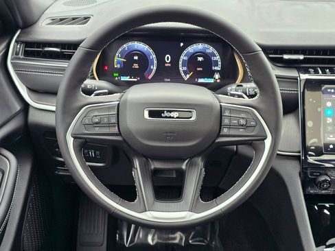 New 2025 Jeep Grand Cherokee L Altitude AWD/4WD image 7