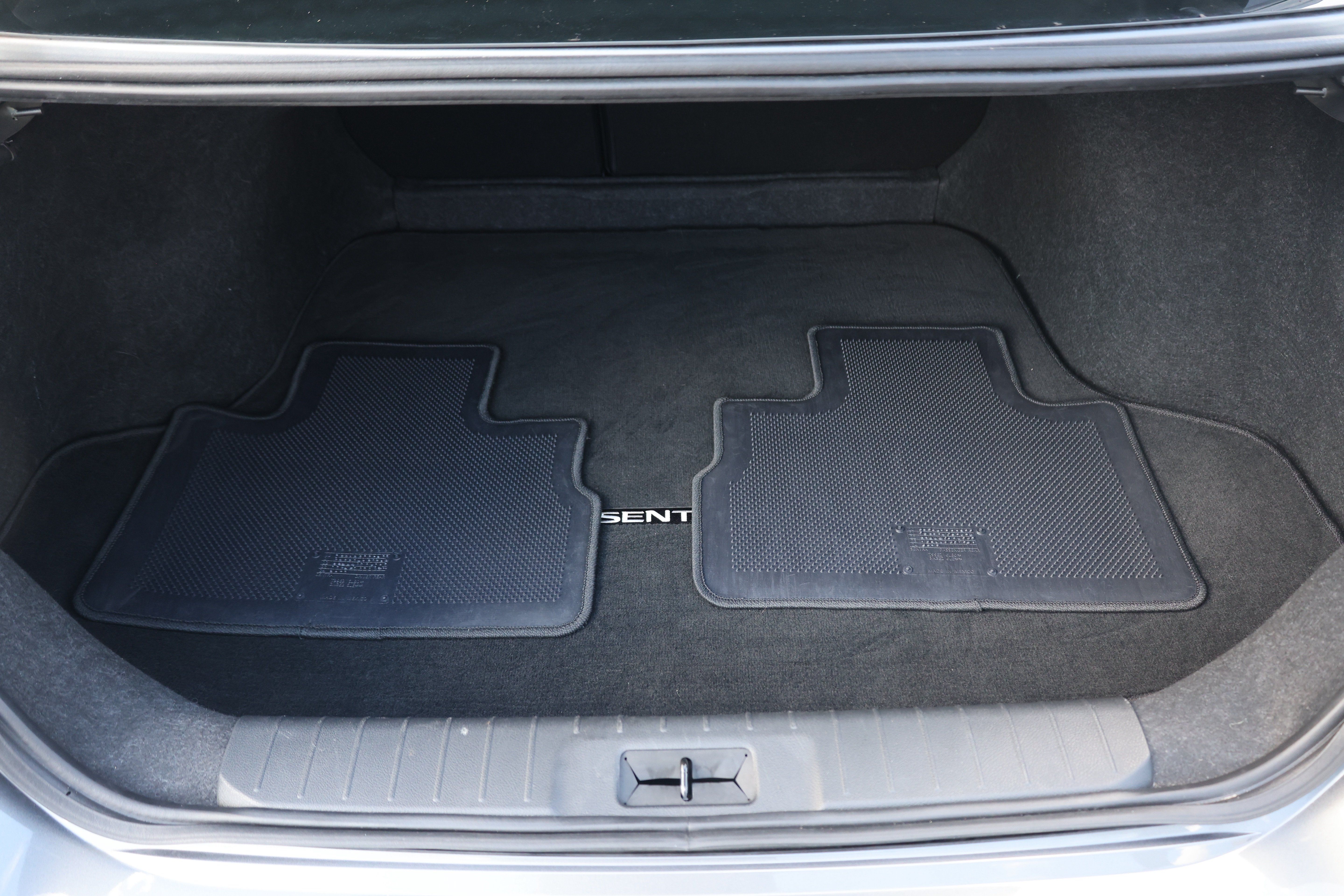 Used 2024 Nissan Sentra SV FWD image 15