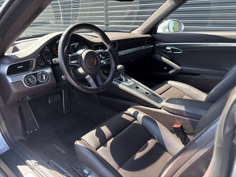 Used 2017 Porsche 911 Carrera image 10