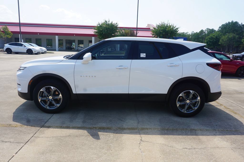 Used 2024 Chevrolet Blazer LT FWD image 19