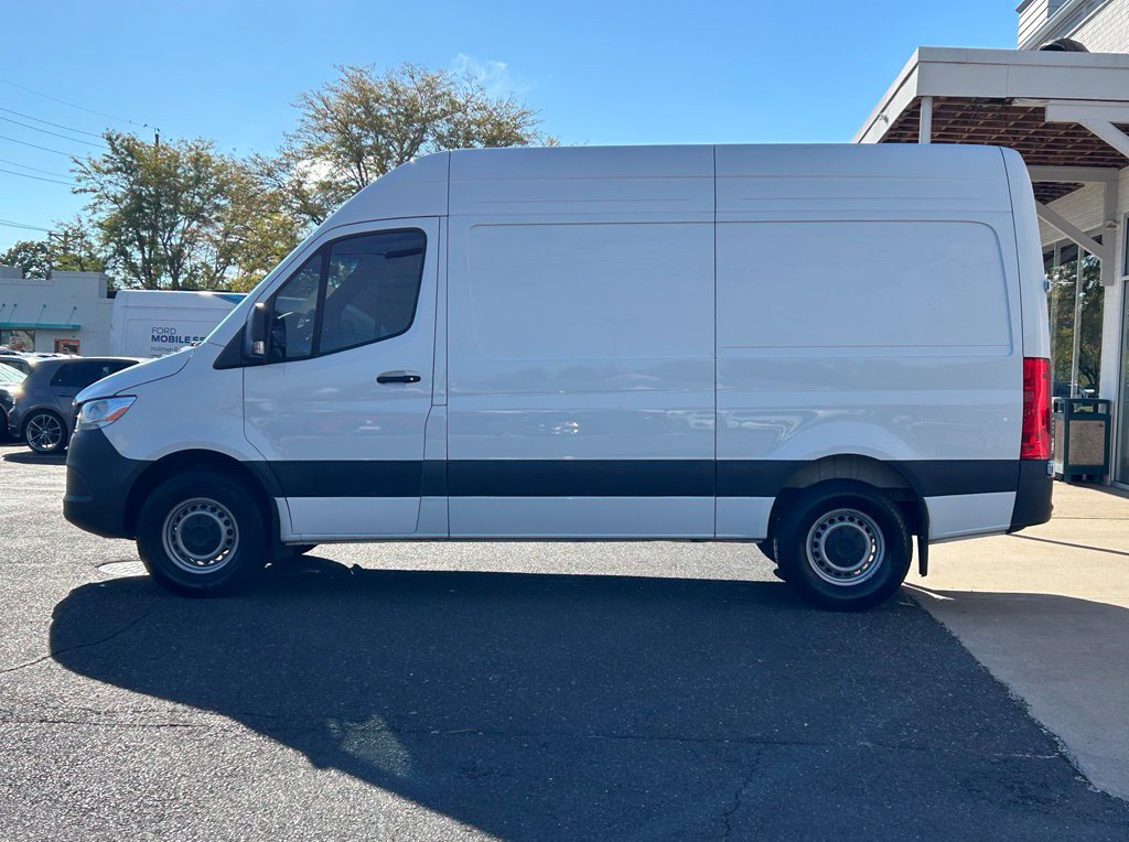 Used 2025 Mercedes-Benz Sprinter 2500 image 4