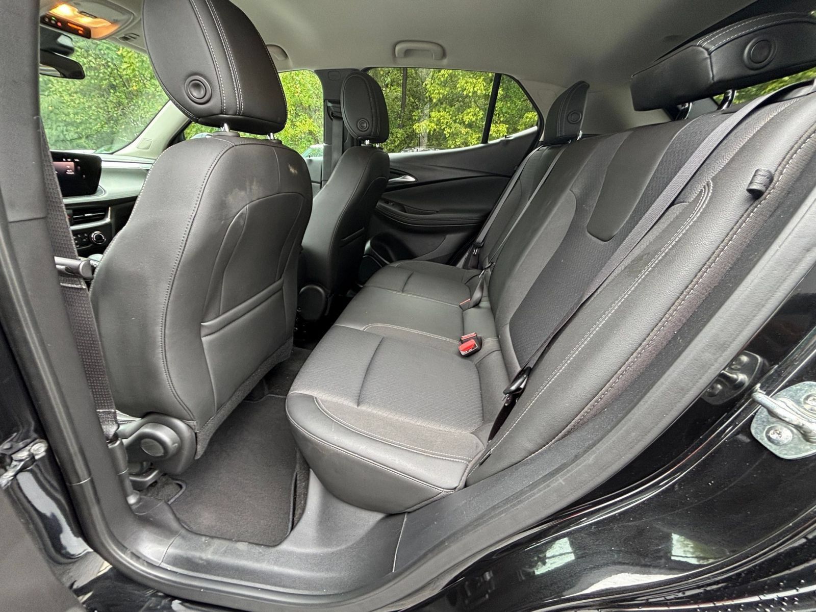 Used 2025 Buick Encore GX Preferred AWD/4WD image 21
