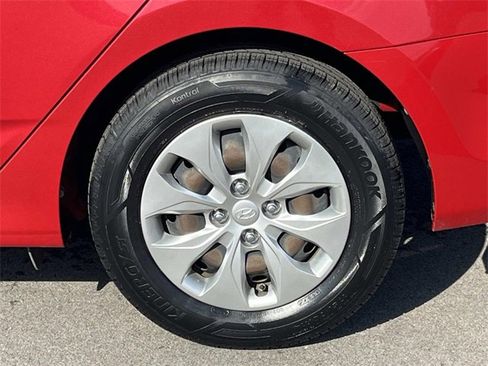 Used 2017 Hyundai Accent SE image 12