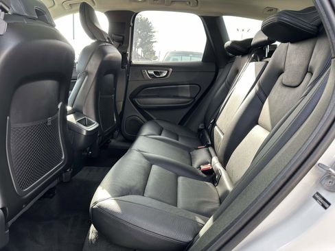 Used 2025 Volvo XC60 B5 Plus image 23