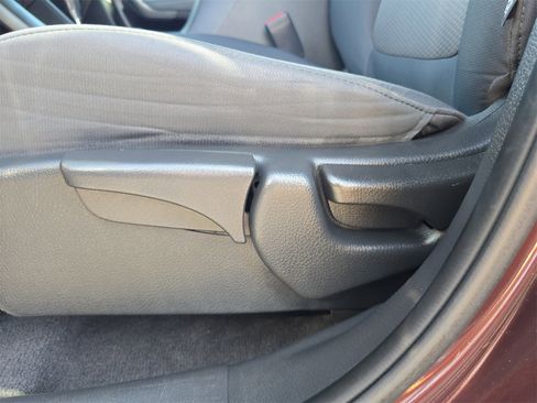 Used 2013 Kia Sorento LX image 15