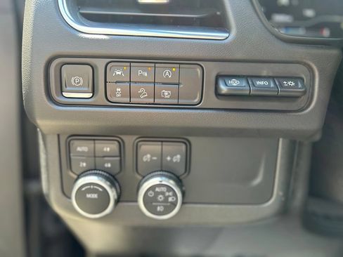 Used 2023 GMC Yukon AT4 w/ AT4 Premium Package AWD/4WD image 22