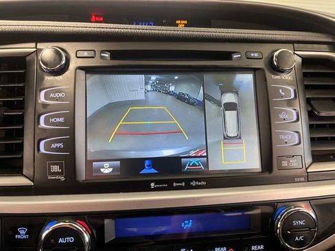 Used 2017 Toyota Highlander Limited Platinum w/ Carpet Mat Package image 29