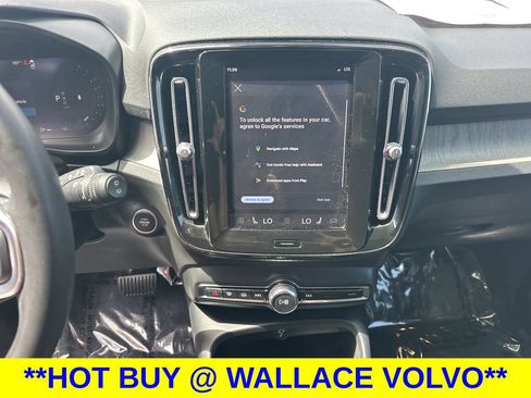 Used 2024 Volvo XC40 B5 Core AWD/4WD image 20