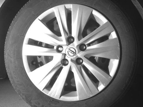 Used 2025 Nissan Sentra S FWD image 13